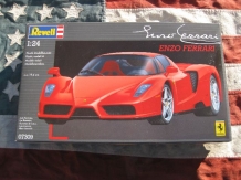 images/productimages/small/ENZO Ferrari Revell 1;24.jpg